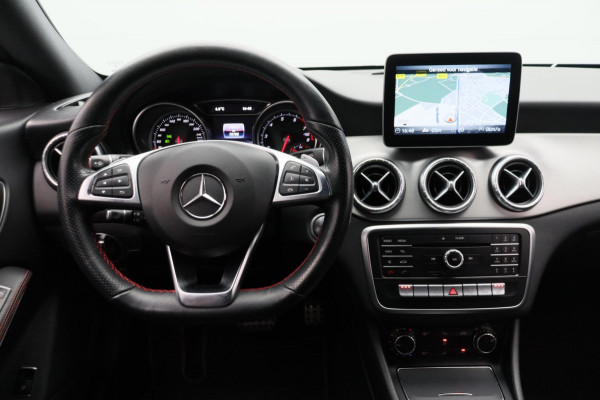 Mercedes-Benz CLA-Klasse 180 AMG Origineel NL Navigatie Camera