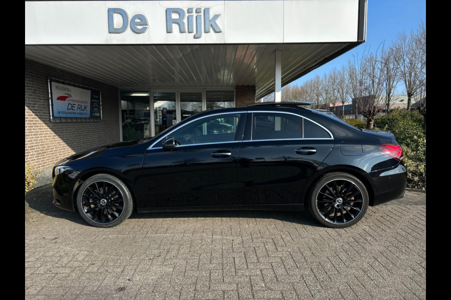 Mercedes-Benz A-Klasse 250 e Business Solution Luxury Limited | Pano, Leder, Memory, Camera, Sfeerverl., El. Trekhaak | Dealeroh |