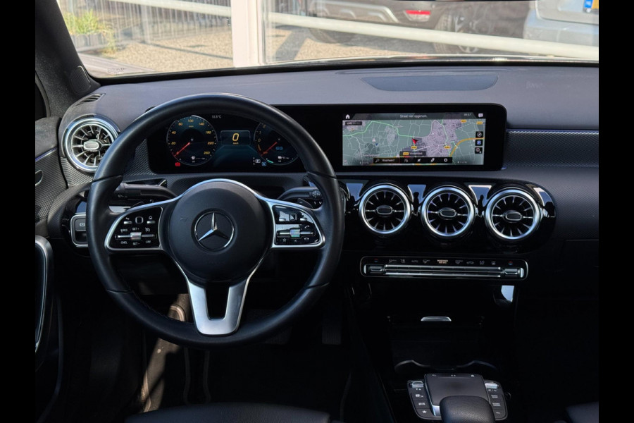 Mercedes-Benz A-Klasse 250 e Business Solution Luxury Limited | Pano, Leder, Memory, Camera, Sfeerverl., El. Trekhaak | Dealeroh |