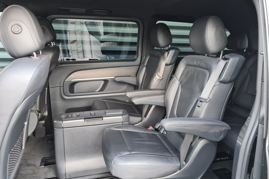 Mercedes-Benz V-Klasse 300d Extra Lang AMG-Line -Distronic-