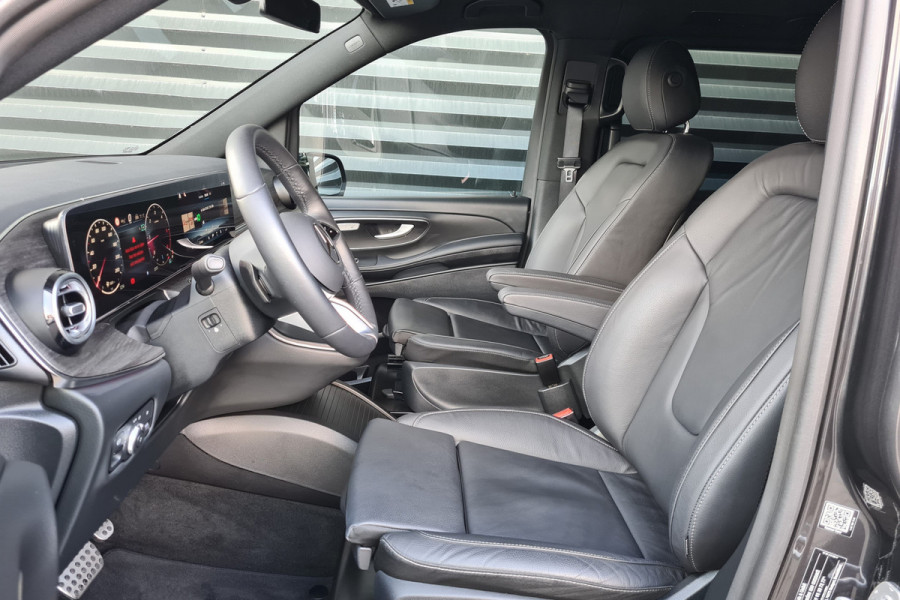 Mercedes-Benz V-Klasse 300d Extra Lang AMG-Line -Distronic-