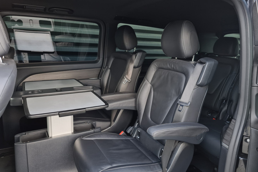 Mercedes-Benz V-Klasse 300d Extra Lang AMG-Line -Distronic-