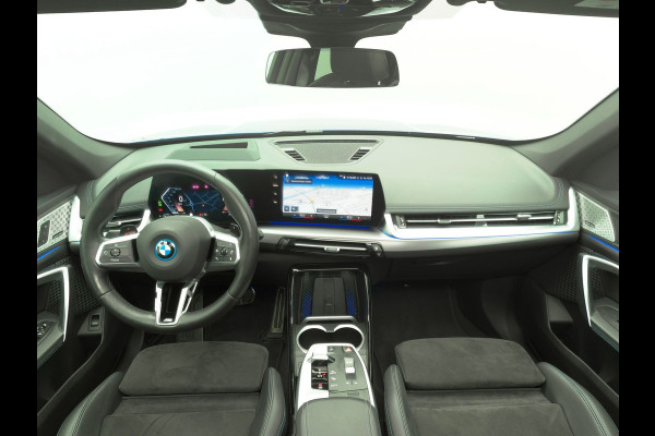 BMW X1 xDrive30e M Sport Plug-in Hybrid Nieuw Model PHEV | Facelift | Trekhaak af fabriek | Panodak | Head Up | Harman Kardon | Adaptive Cruise | 360 Camera | Memory | 19 Inch