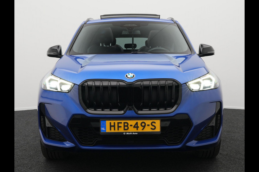 BMW X1 xDrive30e M Sport Plug-in Hybrid Nieuw Model PHEV | Facelift | Trekhaak af fabriek | Panodak | Head Up | Harman Kardon | Adaptive Cruise | 360 Camera | Memory | 19 Inch