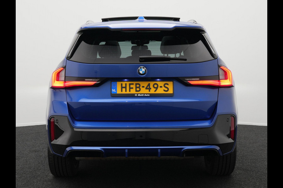 BMW X1 xDrive30e M Sport Plug-in Hybrid Nieuw Model PHEV | Facelift | Trekhaak af fabriek | Panodak | Head Up | Harman Kardon | Adaptive Cruise | 360 Camera | Memory | 19 Inch