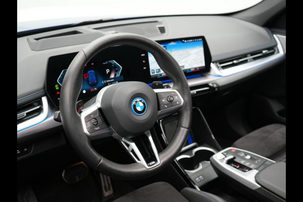 BMW X1 xDrive30e M Sport Plug-in Hybrid Nieuw Model PHEV | Facelift | Trekhaak af fabriek | Panodak | Head Up | Harman Kardon | Adaptive Cruise | 360 Camera | Memory | 19 Inch