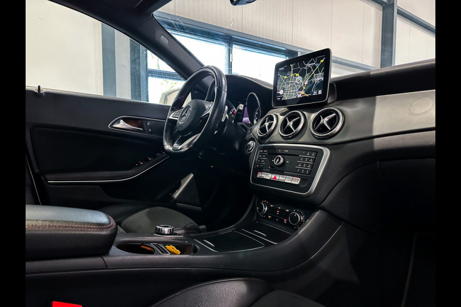 Mercedes-Benz CLA-Klasse 180 AMG |Panorama|Camera|Keyless|NL NAP