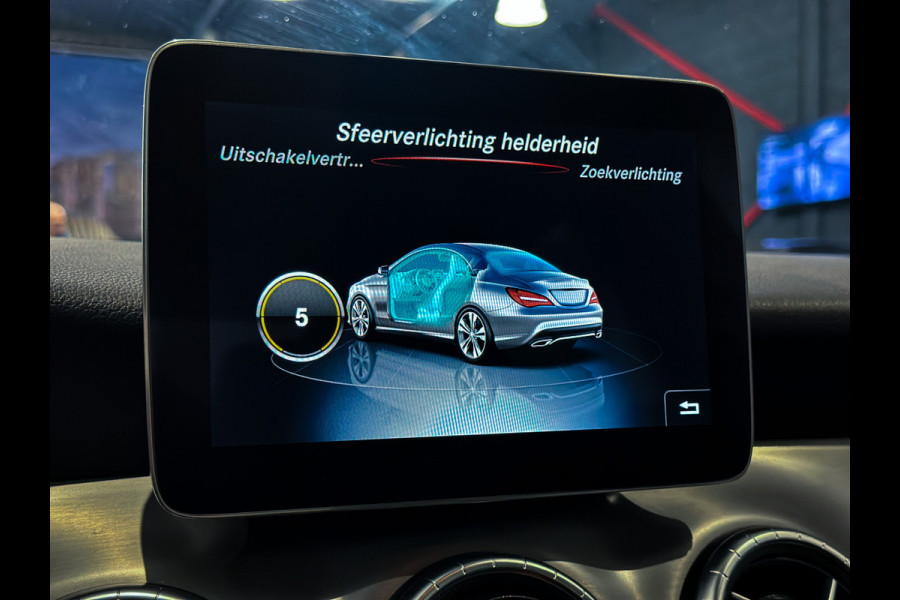 Mercedes-Benz CLA-Klasse 180 AMG |Panorama|Camera|Keyless|NL NAP