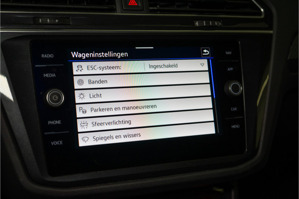 Volkswagen Tiguan 1.5 TSI 2x R-Line Business+ 150PK | LED | CarPlay | Stoel+stuur verw. | Trekhaak | 12 MND Garantie