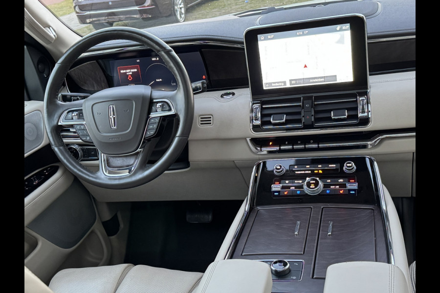 Lincoln Navigator BLACK LABEL FULL SPEC. Pano