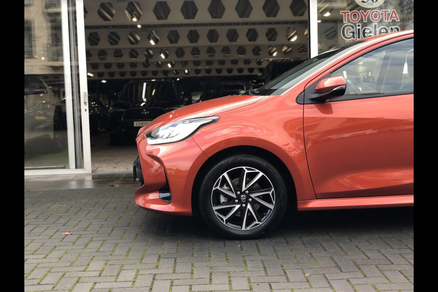 Toyota Yaris 1.5 Hybrid Dynamic Plus | Dodehoekherkenning, Parkeersensoren, Stoelverwarming, 16 inch, Keyless, Apple CarPlay/Android auto