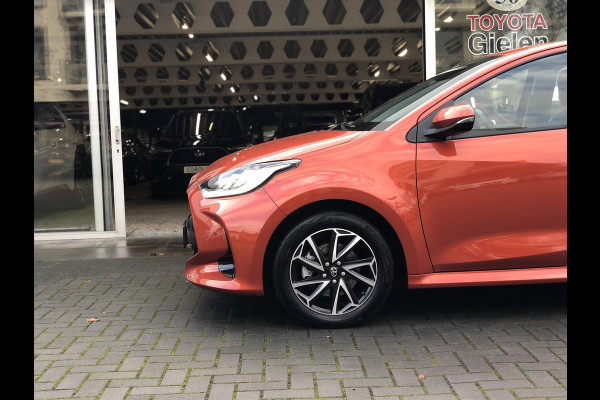 Toyota Yaris 1.5 Hybrid Dynamic Plus | Dodehoekherkenning, Parkeersensoren, Stoelverwarming, 16 inch, Keyless, Apple CarPlay/Android auto