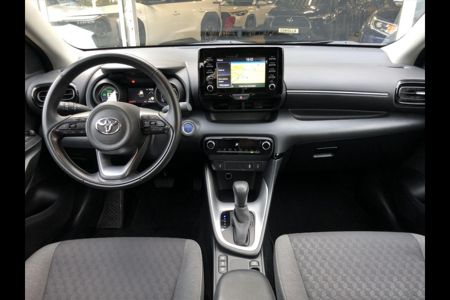 Toyota Yaris 1.5 Hybrid Dynamic Plus | Dodehoekherkenning, Parkeersensoren, Stoelverwarming, 16 inch, Keyless, Apple CarPlay/Android auto