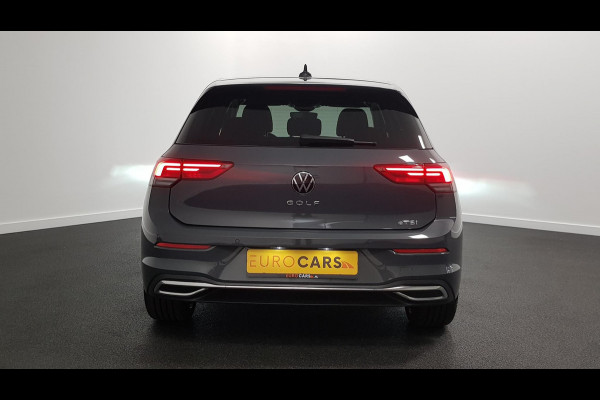 Volkswagen Golf 1.5 eTSI 150pk DSG Style | DEMO ! | Navigatie | Climate Control | Camera | Parkeer sensoren | 18" LMV| Led | Keyless entry | Stoelverwarming