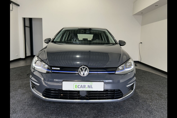 Volkswagen e-Golf E-DITION | Adaptieve cruise control | Lederen bekleding | Parkeersensoren voor en achter  SoH (batterijcheck) 86.49 % score!