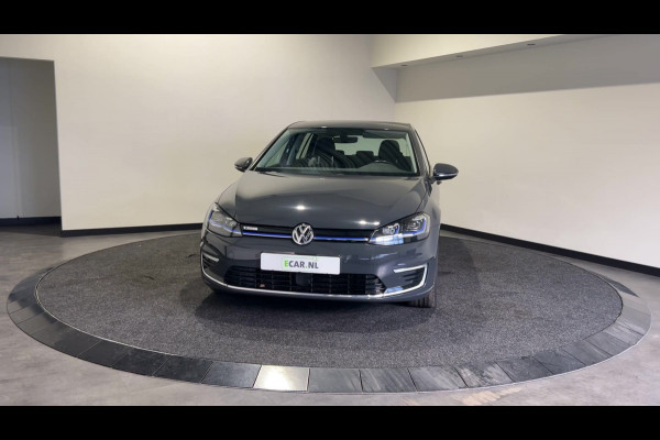 Volkswagen e-Golf E-DITION | Adaptieve cruise control | Lederen bekleding | Parkeersensoren voor en achter  SoH (batterijcheck) 86.49 % score!