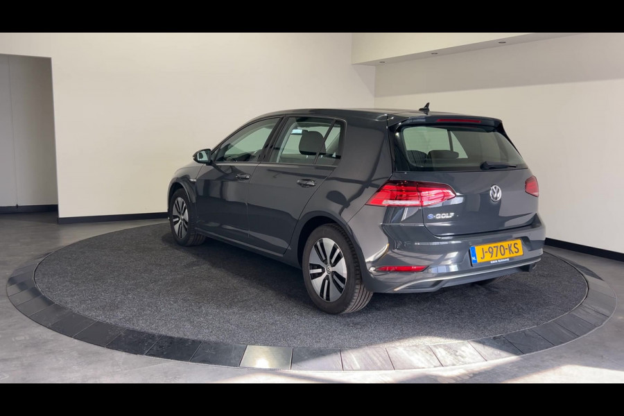 Volkswagen e-Golf E-DITION | Adaptieve cruise control | Lederen bekleding | Parkeersensoren voor en achter  SoH (batterijcheck) 86.49 % score!