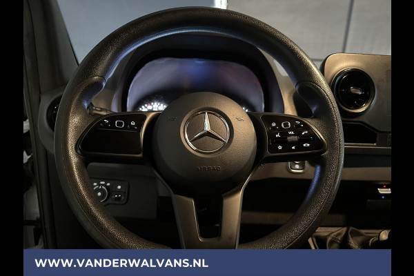 Mercedes-Benz Sprinter 314 CDI 143pk L3H2 Euro6 Airco | Camera | Sidebars | Apple Carplay | Android Auto Parkeersensoren, Bijrijdersbank