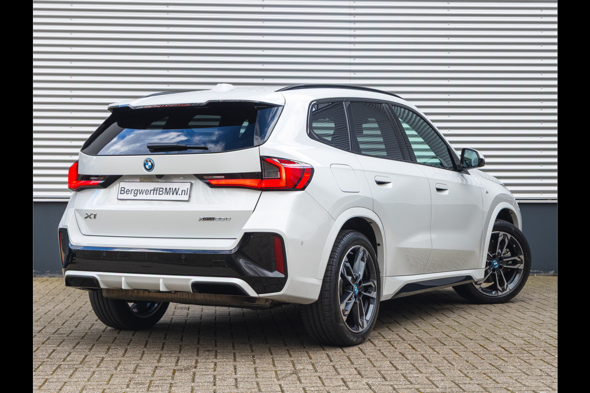 BMW X1 xDrive25e M-Sport - Pano - Trekhaak - Driving Ass Prof - Head-Up