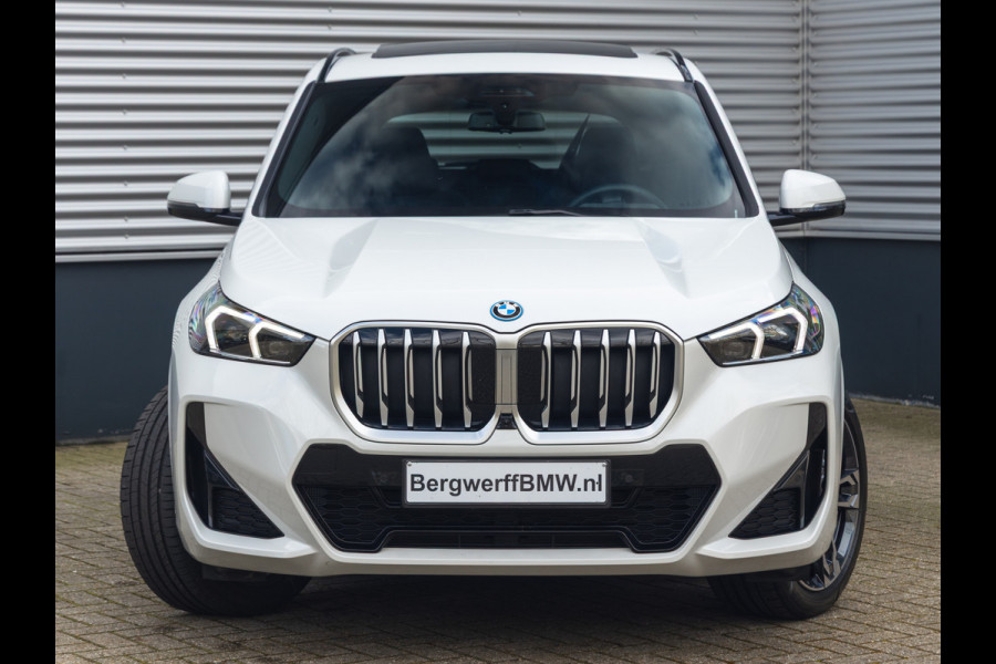 BMW X1 xDrive25e M-Sport - Pano - Trekhaak - Driving Ass Prof - Head-Up