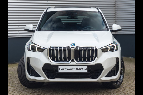 BMW X1 xDrive25e M-Sport - Pano - Trekhaak - Driving Ass Prof - Head-Up