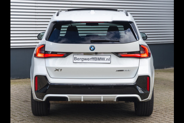 BMW X1 xDrive25e M-Sport - Pano - Trekhaak - Driving Ass Prof - Head-Up