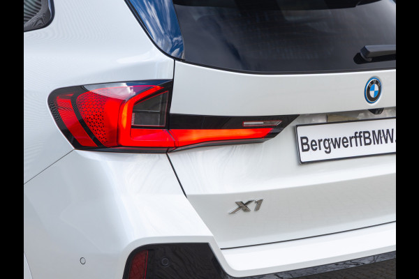 BMW X1 xDrive25e M-Sport - Pano - Trekhaak - Driving Ass Prof - Head-Up