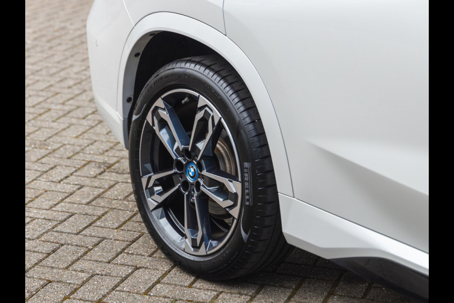 BMW X1 xDrive25e M-Sport - Pano - Trekhaak - Driving Ass Prof - Head-Up