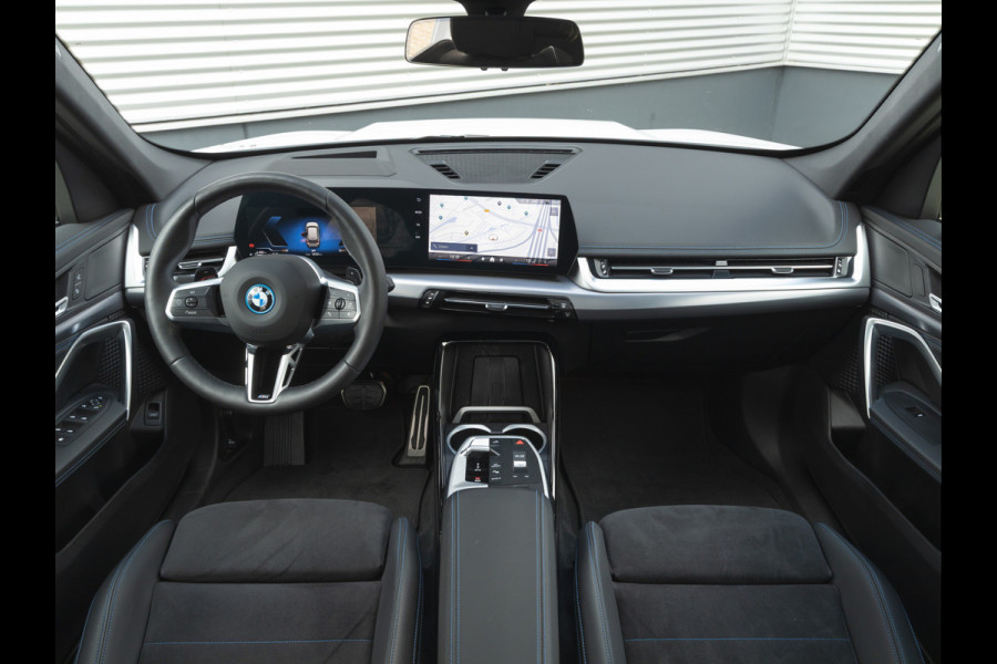BMW X1 xDrive25e M-Sport - Pano - Trekhaak - Driving Ass Prof - Head-Up