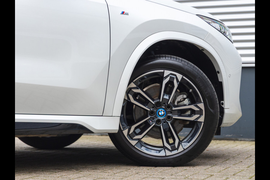 BMW X1 xDrive25e M-Sport - Pano - Trekhaak - Driving Ass Prof - Head-Up