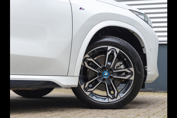 BMW X1 xDrive25e M-Sport - Pano - Trekhaak - Driving Ass Prof - Head-Up