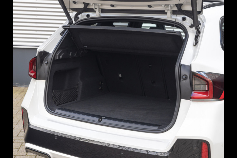 BMW X1 xDrive25e M-Sport - Pano - Trekhaak - Driving Ass Prof - Head-Up
