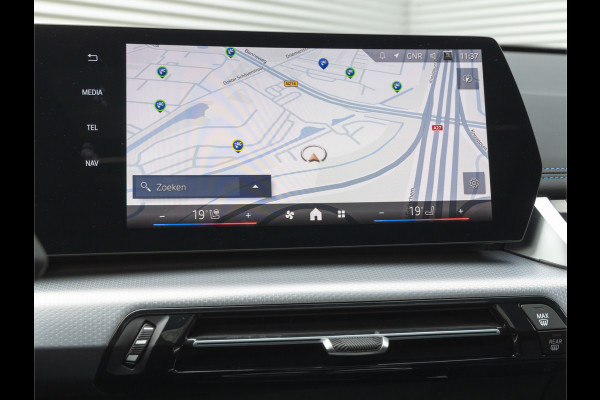 BMW X1 xDrive25e M-Sport - Pano - Trekhaak - Driving Ass Prof - Head-Up