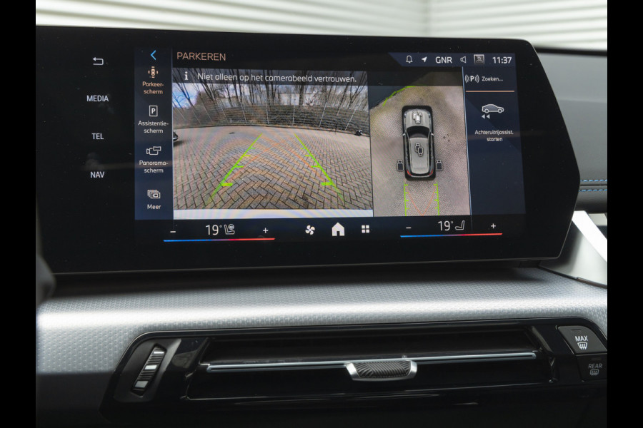 BMW X1 xDrive25e M-Sport - Pano - Trekhaak - Driving Ass Prof - Head-Up