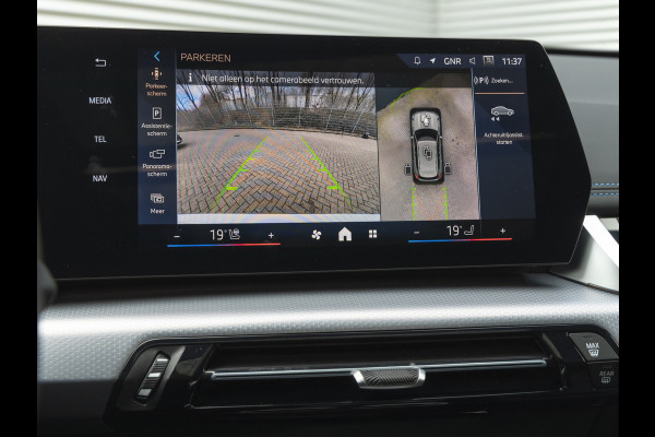 BMW X1 xDrive25e M-Sport - Pano - Trekhaak - Driving Ass Prof - Head-Up