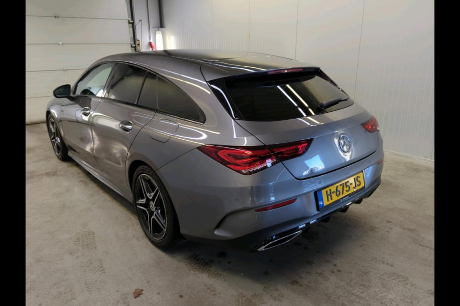 Mercedes-Benz CLA-Klasse Shooting Brake 200 Aut. DCT AMG Line Night Pakket Plus Pakket Ambiente Verlichting Leder Alcantara Trekhaak Full LED Navigatie PDC VA + Camera