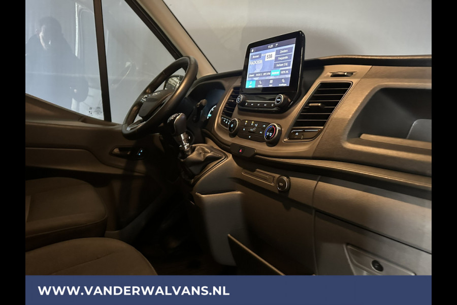 Ford Transit 2.0 TDCI 130pk L2H3 *Laadklep* Euro6 Airco | Camera | Apple Carplay | Android Auto Cruisecontrol, Parkeersensoren, Verwarmde voorruit, Bijrijdersbank, 2800kg trekvermogen