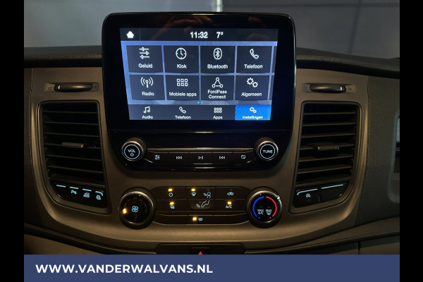 Ford Transit 2.0 TDCI 130pk L2H3 *Laadklep* Euro6 Airco | Camera | Apple Carplay | Android Auto Cruisecontrol, Parkeersensoren, Verwarmde voorruit, Bijrijdersbank, 2800kg trekvermogen