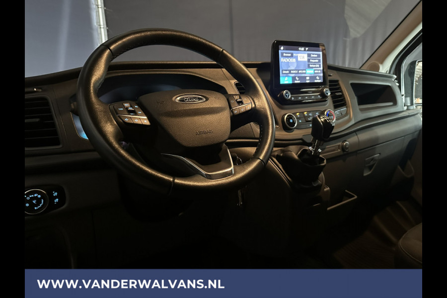 Ford Transit 2.0 TDCI 130pk L2H3 *Laadklep* Euro6 Airco | Camera | Apple Carplay | Android Auto Cruisecontrol, Parkeersensoren, Verwarmde voorruit, Bijrijdersbank, 2800kg trekvermogen