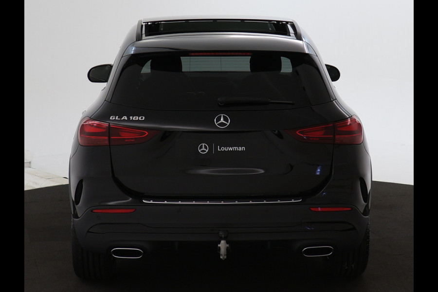 Mercedes-Benz GLA 180 Business Solution AMG | Trekhaak | Nightpakket | Parkeerpakket met achteruitrijcamera | Keyless-Go comfortpakket | EASY PACK achterklep | Dodehoekassistent | USB-pakket plus | Verwarmde stoelen vooraan |