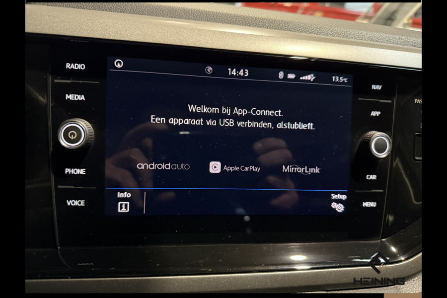 Volkswagen Polo 1.0 TSI Comfortline. DSG Automaat. Afneembare Trekhaak. Navi. Apple-carplay. NAP