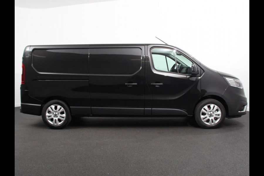 Renault Trafic 2.0 Blue dC1 150PK T30 L2H1 Advance | DEMO! | Navigatie bluetooth DAB Camera Airco Trekhaak Houten bekleding Lichtmetalen velgen