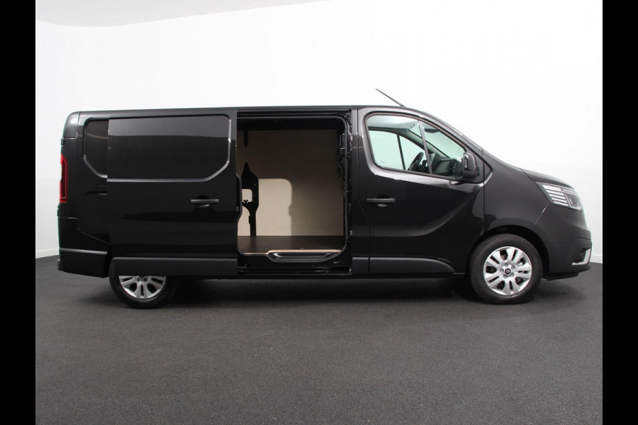 Renault Trafic 2.0 Blue dC1 150PK T30 L2H1 Advance | DEMO! | Navigatie bluetooth DAB Camera Airco Trekhaak Houten bekleding Lichtmetalen velgen