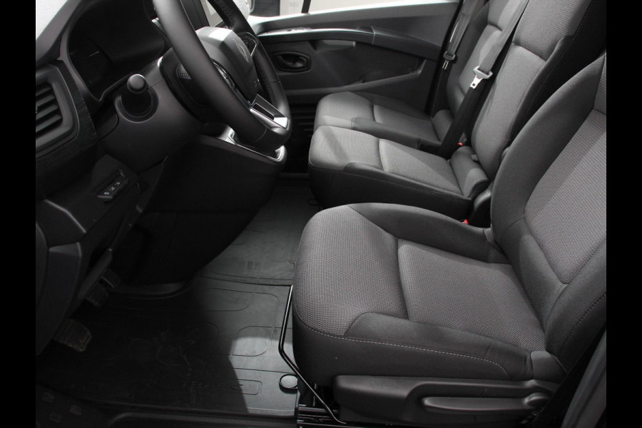 Renault Trafic 2.0 Blue dC1 150PK T30 L2H1 Advance | DEMO! | Navigatie bluetooth DAB Camera Airco Trekhaak Houten bekleding Lichtmetalen velgen