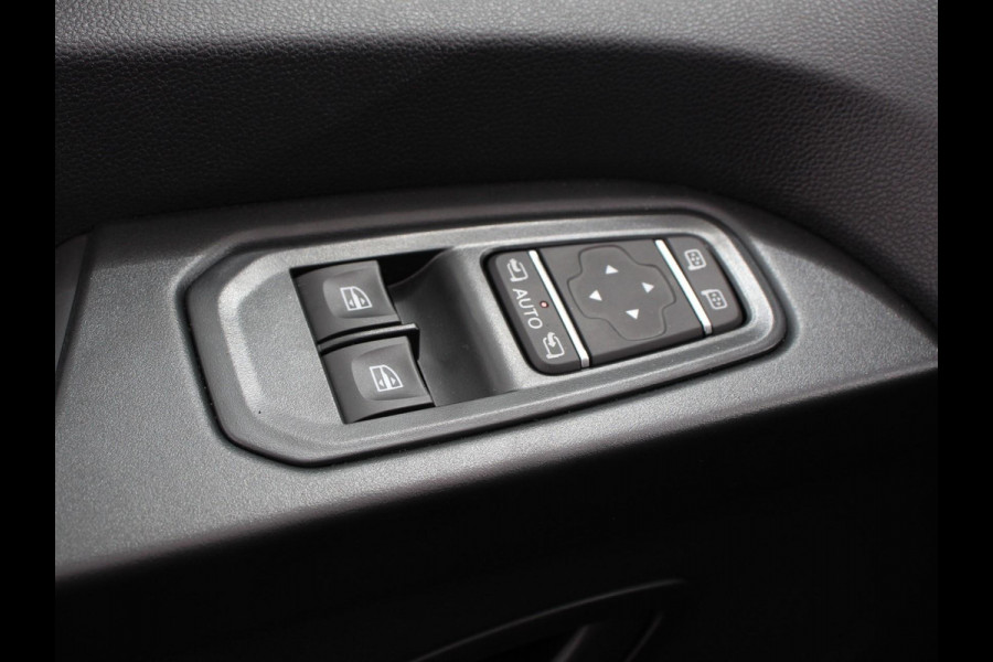 Renault Trafic 2.0 Blue dC1 150PK T30 L2H1 Advance | DEMO! | Navigatie bluetooth DAB Camera Airco Trekhaak Houten bekleding Lichtmetalen velgen