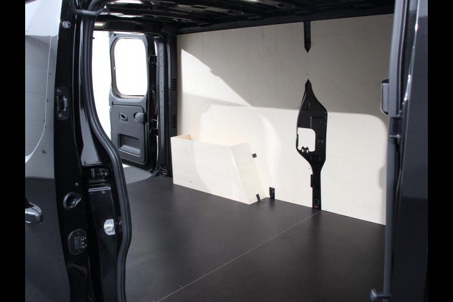 Renault Trafic 2.0 Blue dC1 150PK T30 L2H1 Advance | DEMO! | Navigatie bluetooth DAB Camera Airco Trekhaak Houten bekleding Lichtmetalen velgen