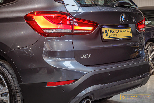 BMW X1 XDrive25e Executive|LED|Navi-XL|Dealer onderhouden