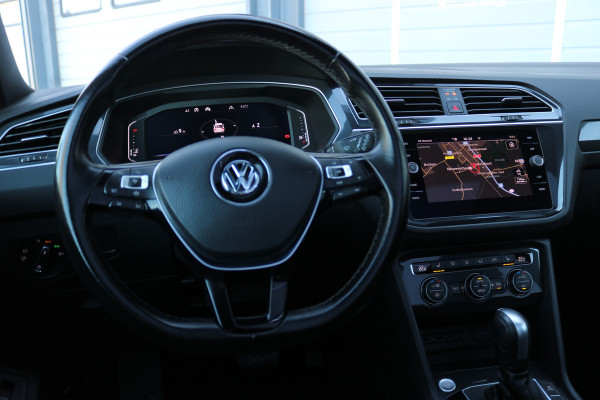 Volkswagen Tiguan 1.5 TSI Highline R Autom Xenon Black style Virtual cockpit Panodak Navi Camera Bj:2020