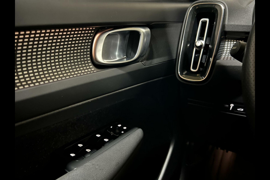 Volvo XC40 1.5 T5 Recharge R-Design Pano Cruise Camera Trekh