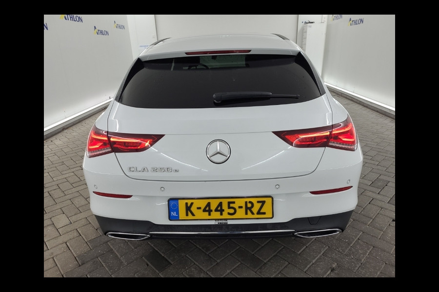 Mercedes-Benz CLA-Klasse Shooting Brake 250 e Luxury Limited [SCHUIFKANTELDAK, SFEERVERLICHTING, ELEKTRISCHE STOELEN, STOELVERWARMING, APPLE/ANDROID, CAMERA, NIEUWSTAAT]